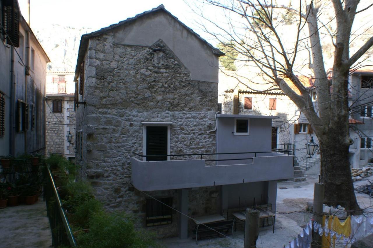 Apartments With A Parking Space Omis - 4327 Bagian luar foto